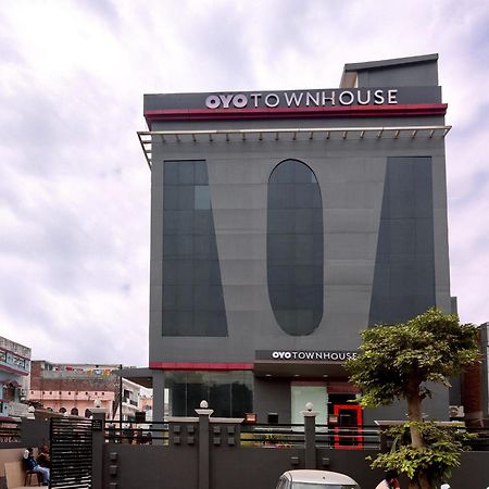 Townhouse Function Inn Near Chaudhary Charan Singh International Airport Lucknow Luaran gambar