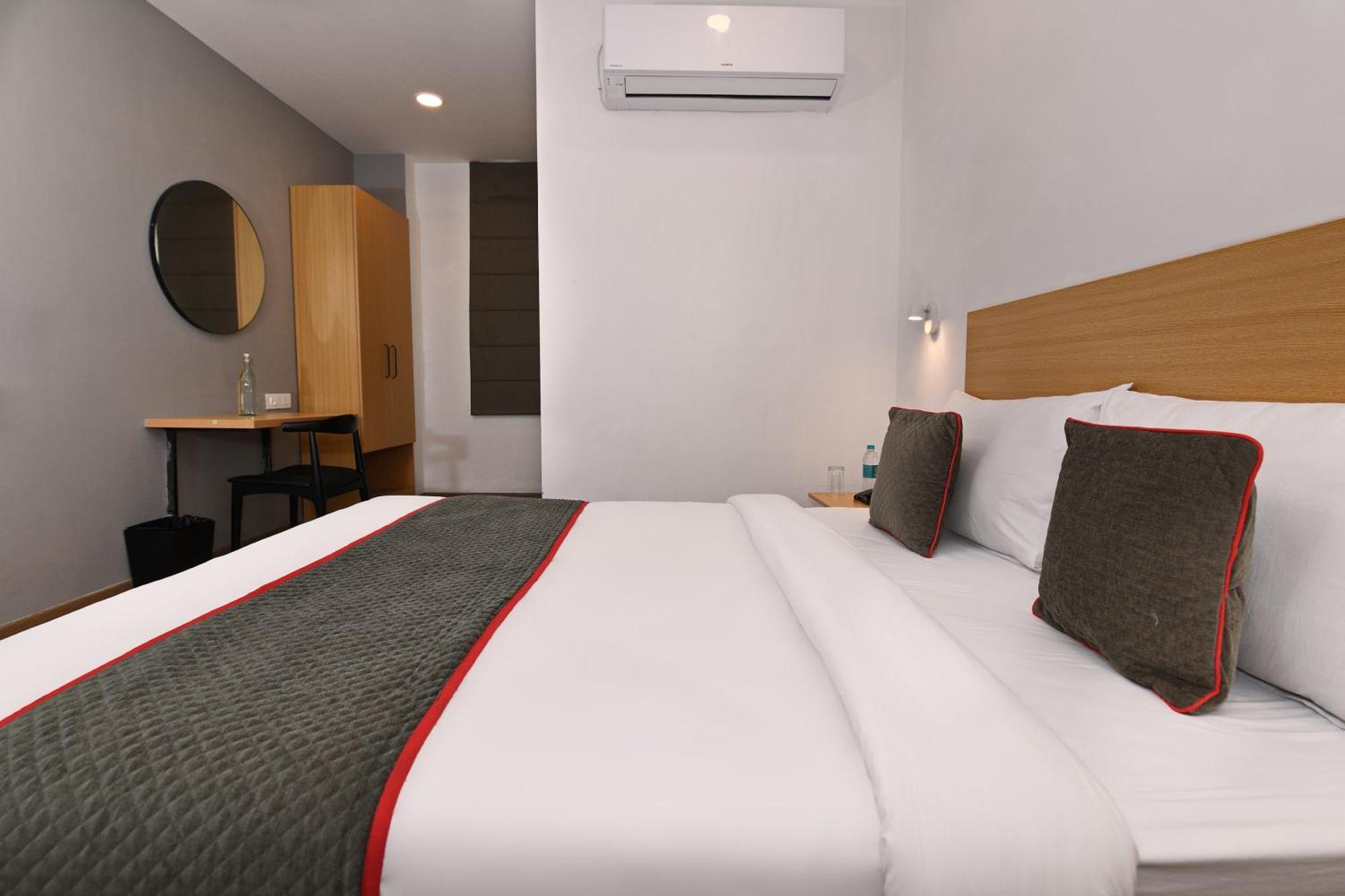 Townhouse Function Inn Near Chaudhary Charan Singh International Airport Lucknow Luaran gambar